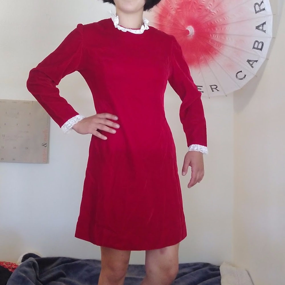 vintage red velvet long-sleeve party dress